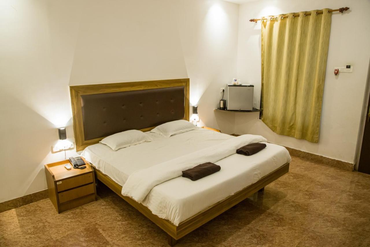 Sanidhya Beach Resort Alībāg Exteriér fotografie