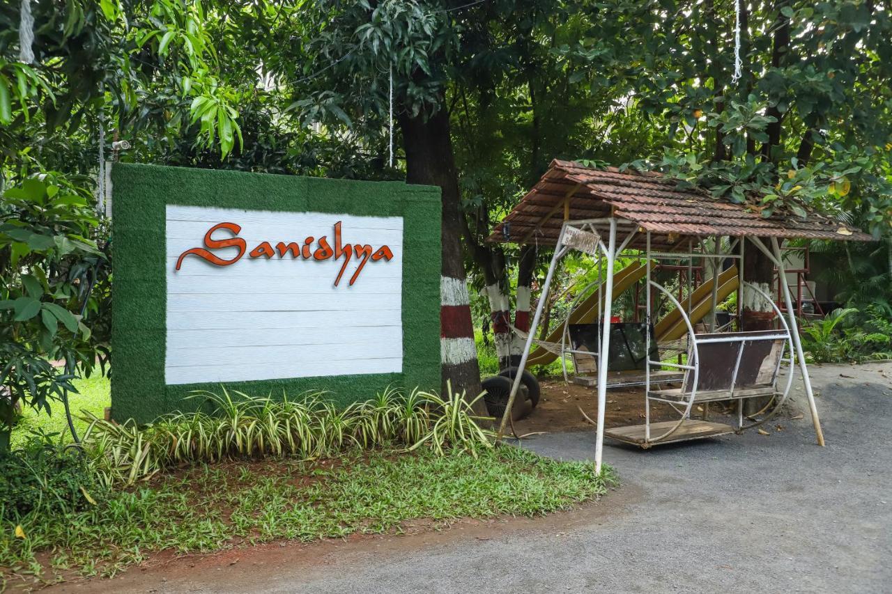 Sanidhya Beach Resort Alībāg Exteriér fotografie