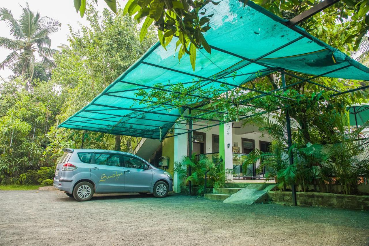 Sanidhya Beach Resort Alībāg Exteriér fotografie
